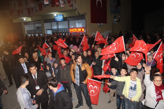 Bahçeler Miitingi ŞÖLEN HAVASINDA GEÇTİ