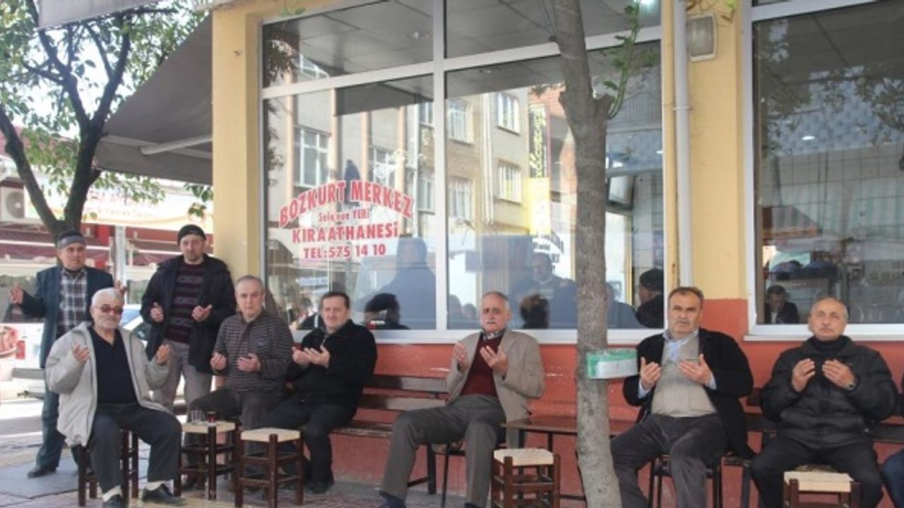 Belediye hoparlörlerinden Mehmetçik için dua ediliyor