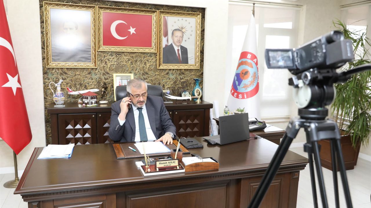 Başkan Kılıç Trt Trabzon Radyosu’nda Deprem Yardımları Hakkında Bilgi Verdi