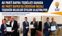 AK Parti Bafra  tarafından, Cumhurbaşkanı Recep Tayyip Erdoğan imzalı teşekkür belgelerinin parti üyelerine ulaştırılmasına devam ediliyor.