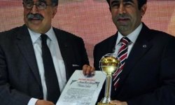 Güzeloğlu'na 'yılın Valisi' Ödülü 