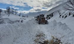 Bafra'da kapanan yollar Belediye ekipleri tarafından açılıyor