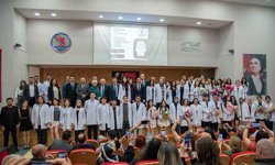 Bafra Eczacılık Fakültesi öğrencileri beyaz önlüklerini giydi