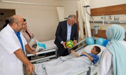 Başkan Kılıç, Sünnet Olan Çocukları Yalnız Bırakmadı