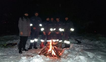 YEDAŞ İŞÇİLERİ KARLA MÜCADELEDE CANLARINI ORTAYA KOYUYOR