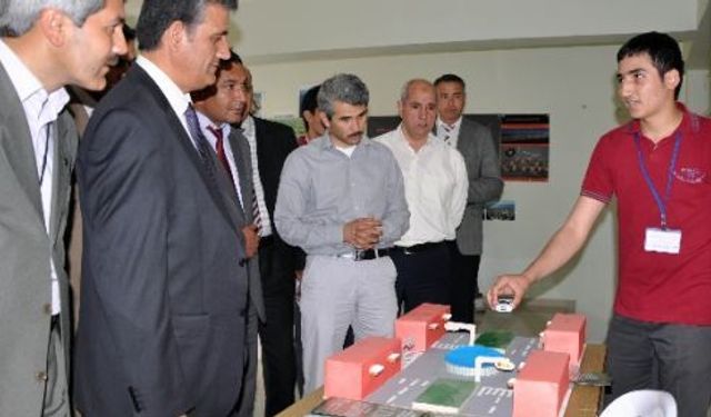 Erdemli Anadolu İmam Hatip Lisesi “bilim Fuarı” Açtı 