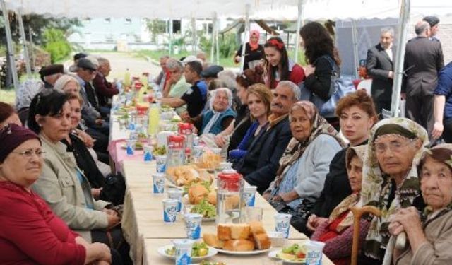Kursiyer Aşçılardan, Huzurevi Sakinlerine Yemek 
