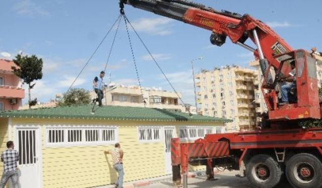 Yenişehir’deki Okullara Prefabrik Soyunma Kabinleri Yerleştiriliyor 
