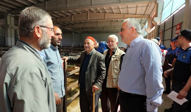 Başkan Kılıç'tan Kurban Bayramı Öncesi Hayvan Pazarı Ziyareti
