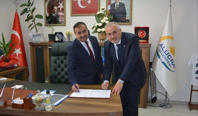 İmzalar Kardeşliğe Atıldı