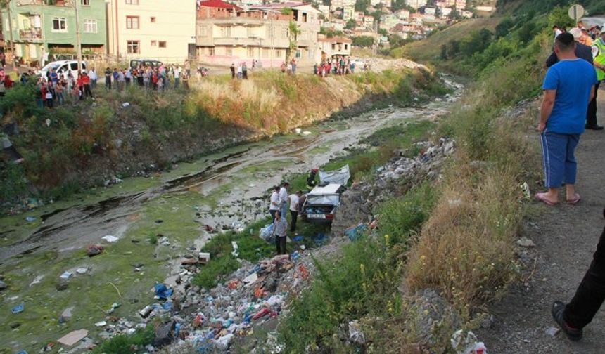 Samsun’da Otomobil Dereye Uçtu: 1 Yaralı