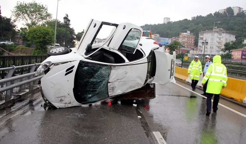 Samsun'da Hastaneye Giderken Kaza Geçirdiler: 3 Yaralı