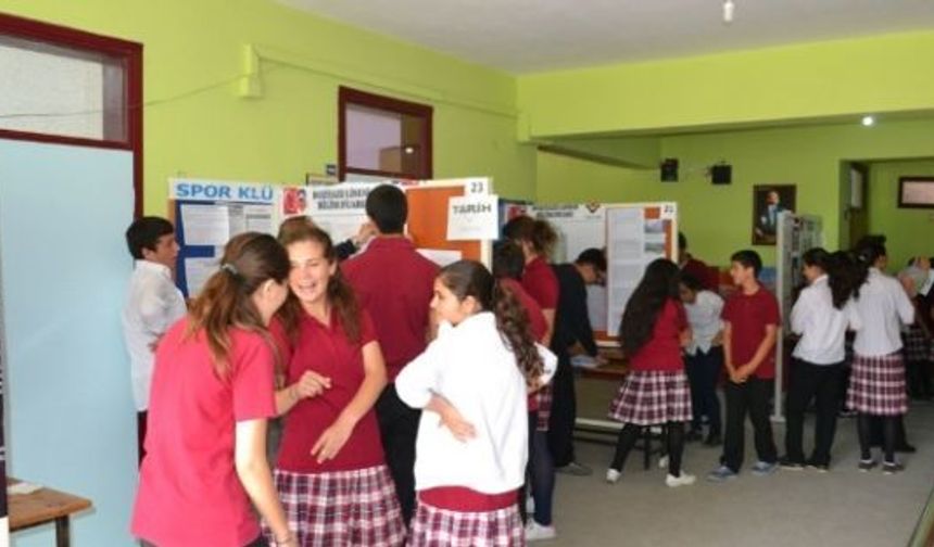 Bozyazı Lisesi’nde Bilim Fuarı Açıldı 