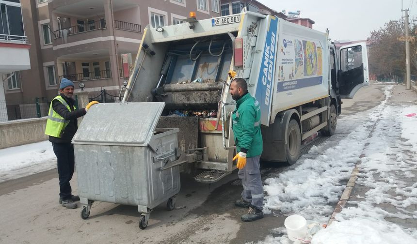 Canik Belediyesi Temizlik İşleri Ekipleri Deprem Bölgesinde