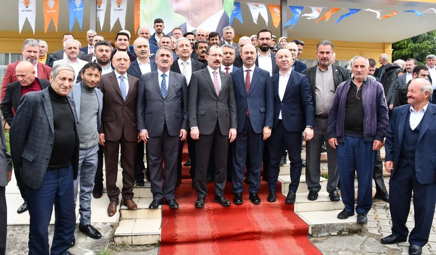 Ticaret Bakanı Muş, Samsun'da iş insanları ve STK temsilcileriyle bir araya geldi