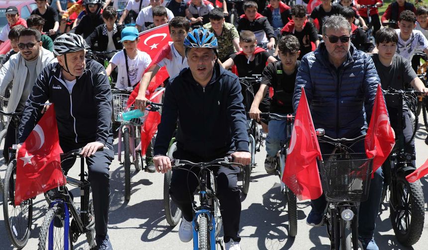 GENÇLERİN 19 MAYIS COŞKUSU PEDALLARA YANSIDI