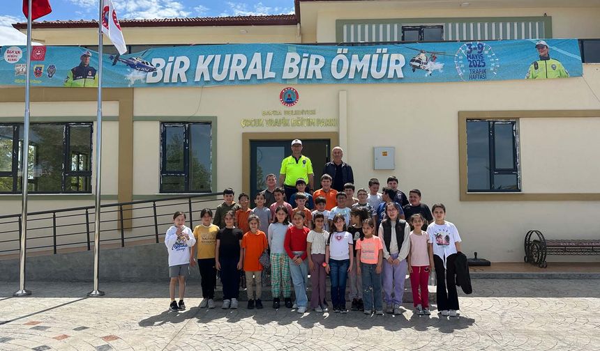 ÇOCUK TRAFİK EĞİTİM PARKI, MİNİKLERE KAPILARINI AÇTI
