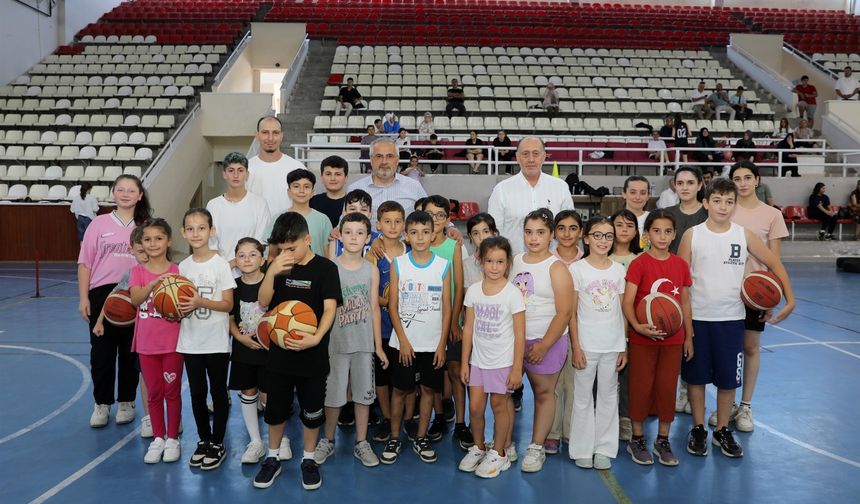Başkan Kılıç Yaz Spor Okullarının Genç Sporcularıyla Buluştu